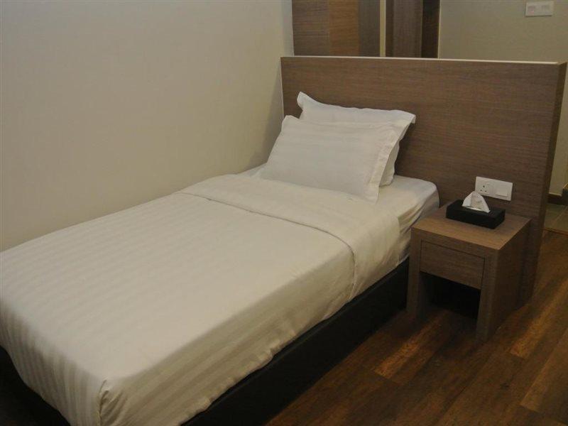 Riverside Boutique Hotel Kuantan Exterior photo