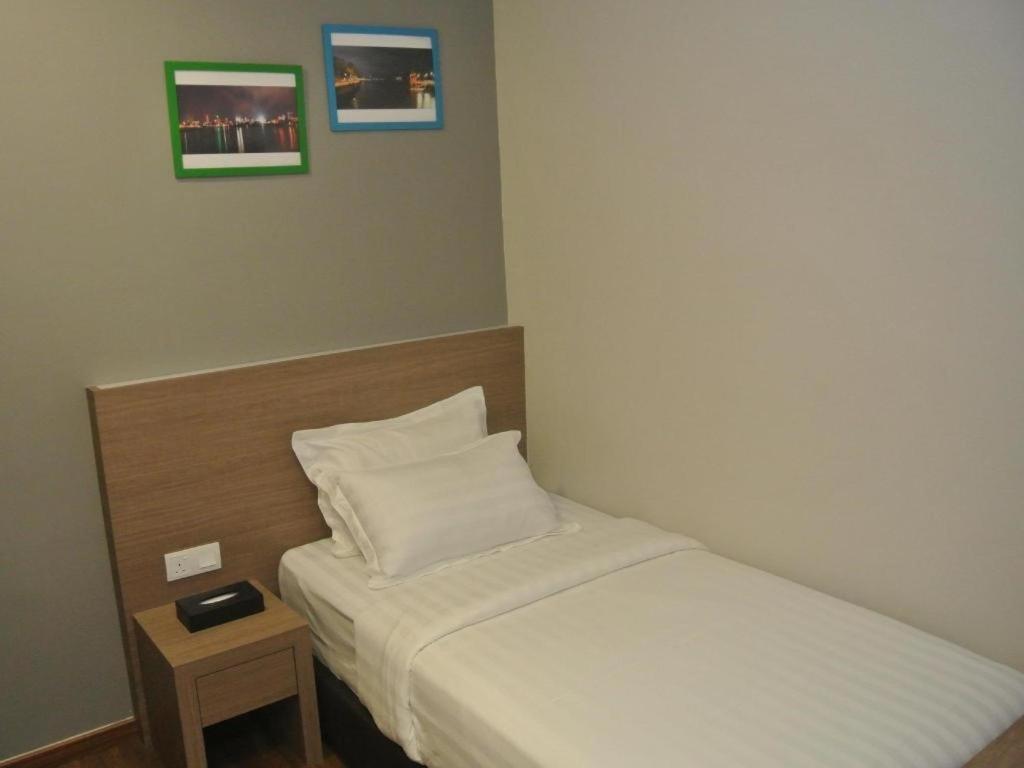 Riverside Boutique Hotel Kuantan Exterior photo