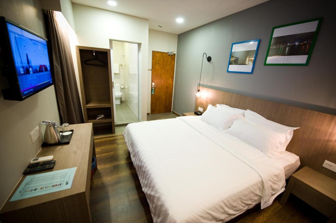 Riverside Boutique Hotel Kuantan Exterior photo